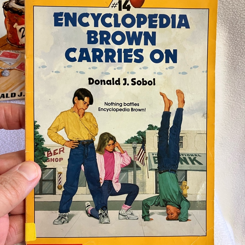 Encyclopedia Brown Paperback lot of 3 by Donald J. Sobol - Picture 16 of 16